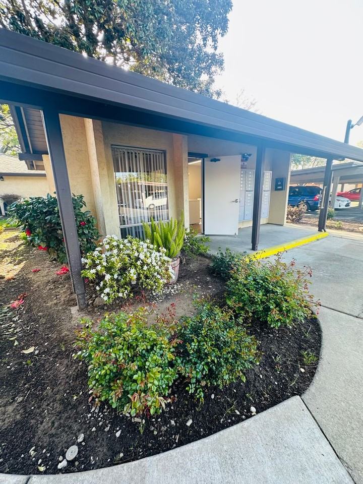 Whitney Villa Apartments - Photo 6 of 50