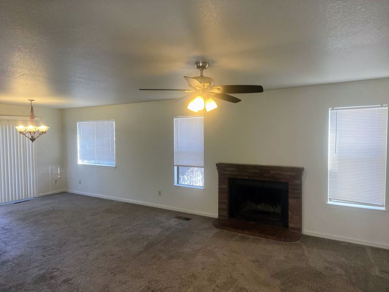 998 Shadow Lane - Photo 7 of 16