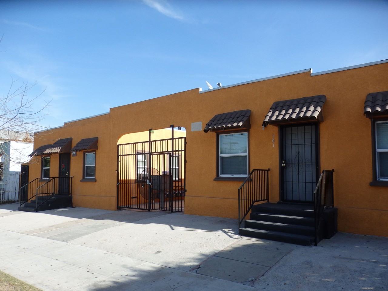 1626 Pacific Ave - Photo 2 of 5