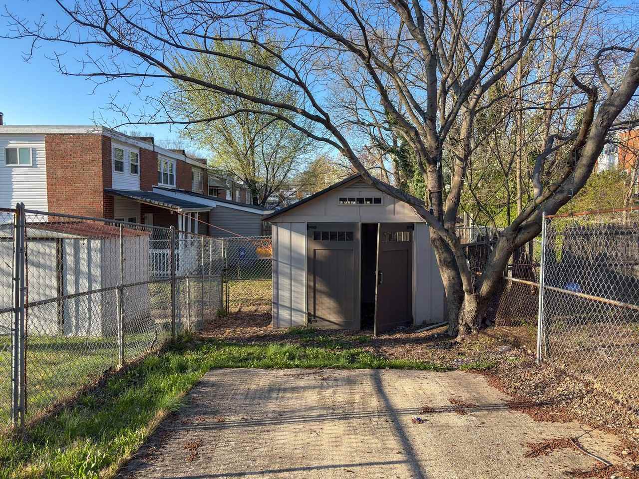 450 Lambert Ct - Photo 2 of 22