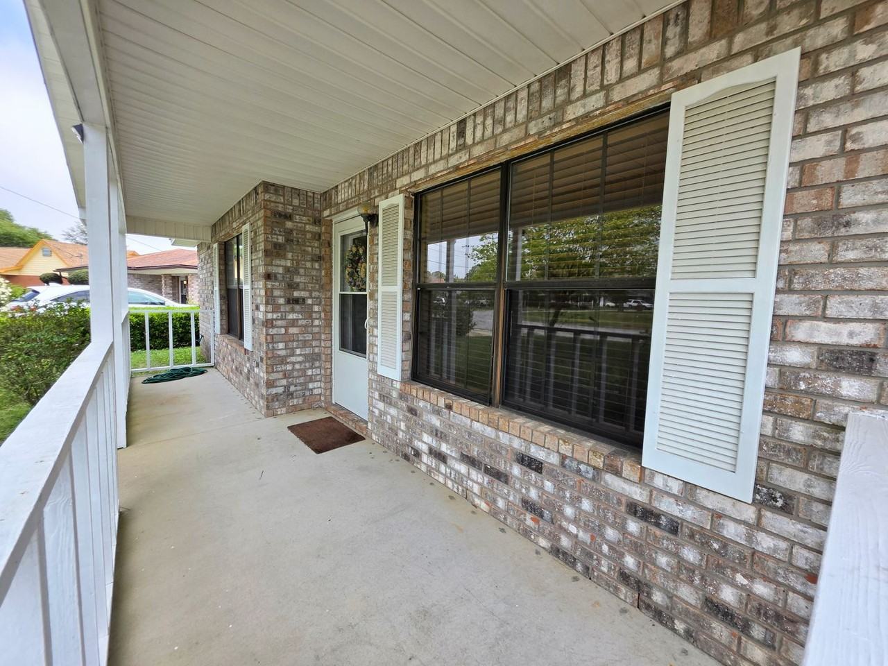 802 Christian Dr - Photo 3 of 29