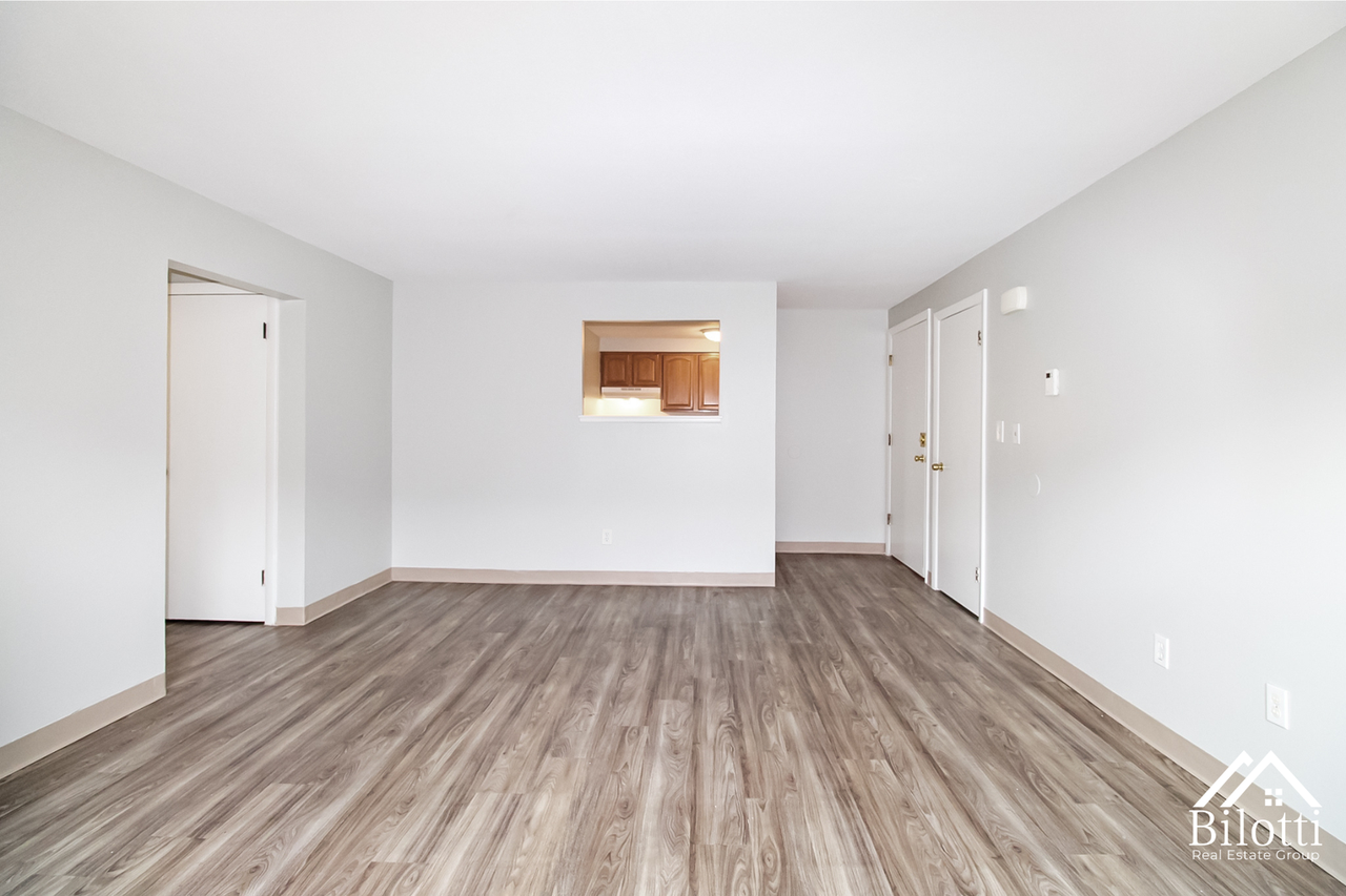 170 Pawtucket Avenue - Photo 3 of 8