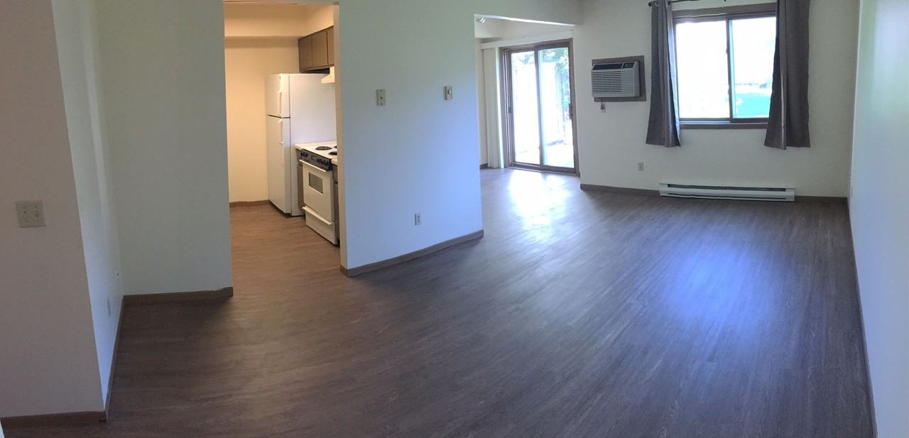 2BR Renovated Hudson Townhome - Photo 2 of 5