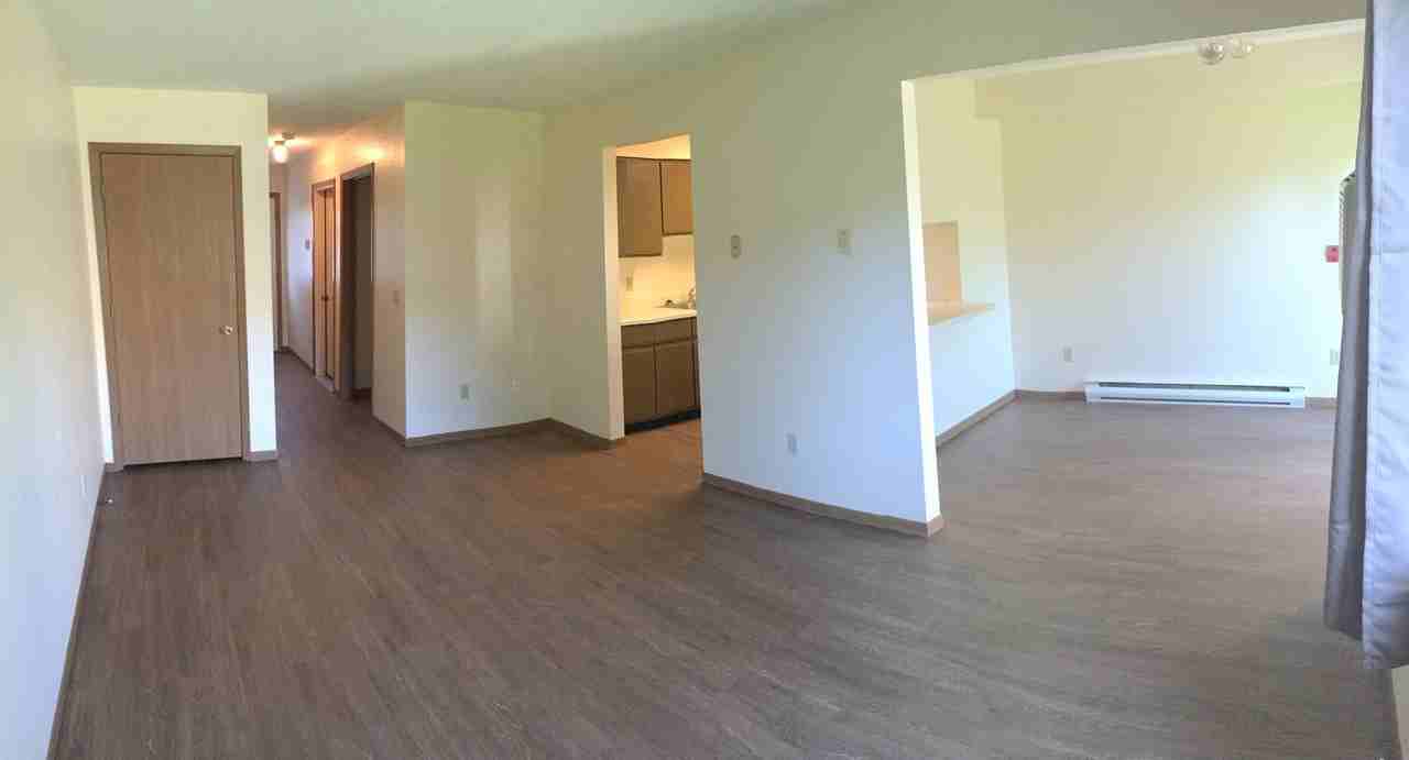 2BR Renovated Hudson Townhome - Photo 3 of 5