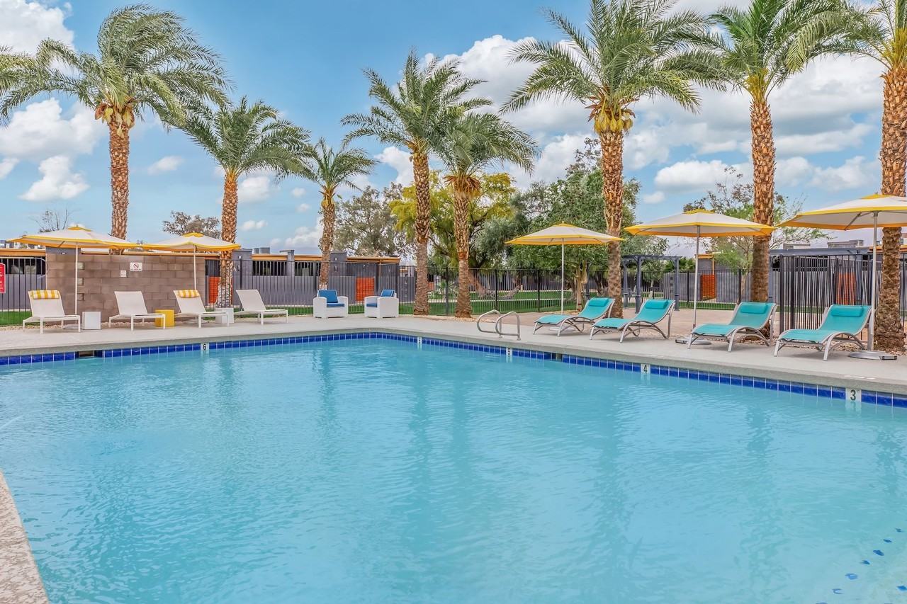 Aqua Apartments - Photo 3 of 31