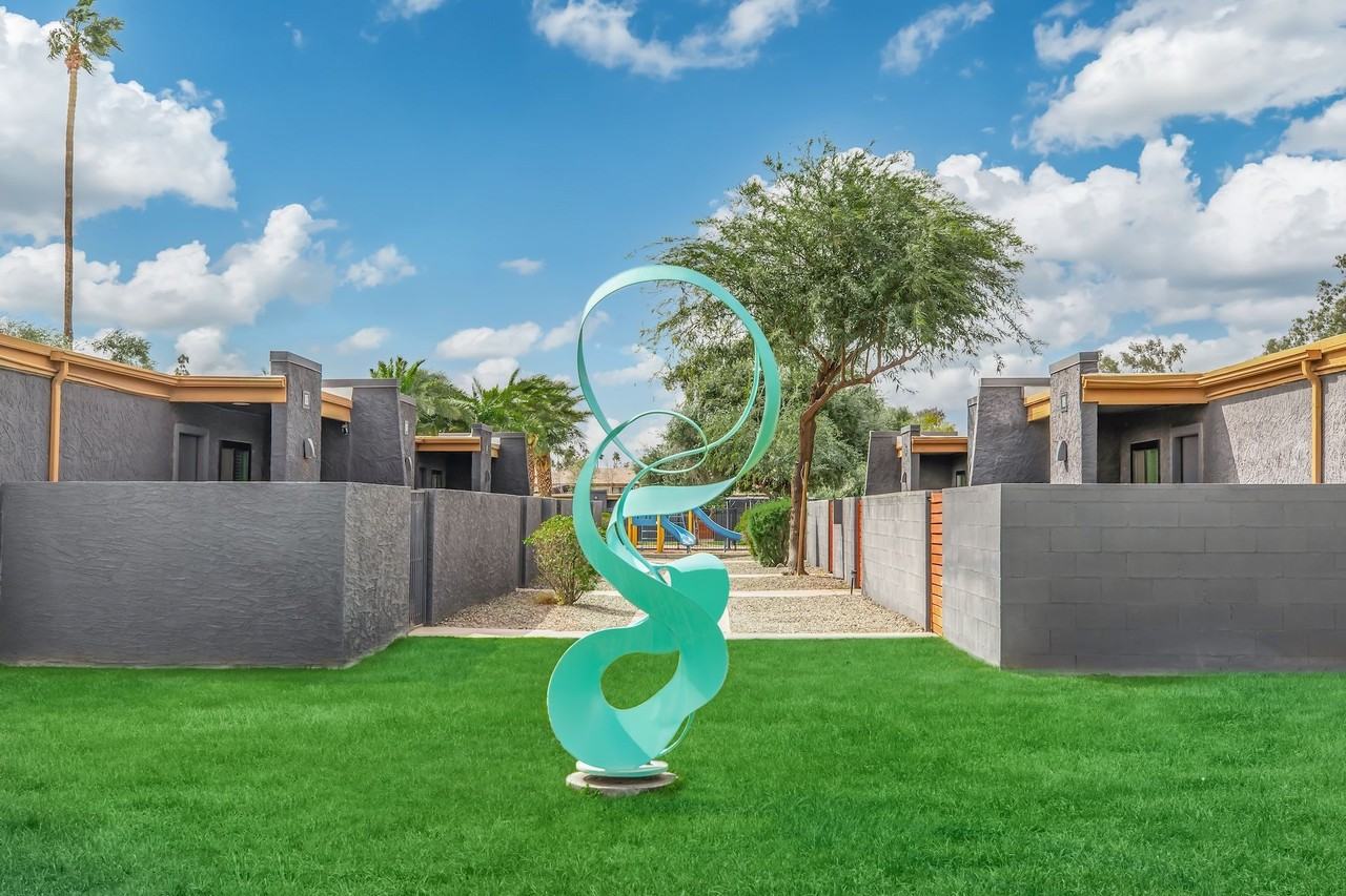 Aqua Apartments - Photo 6 of 31