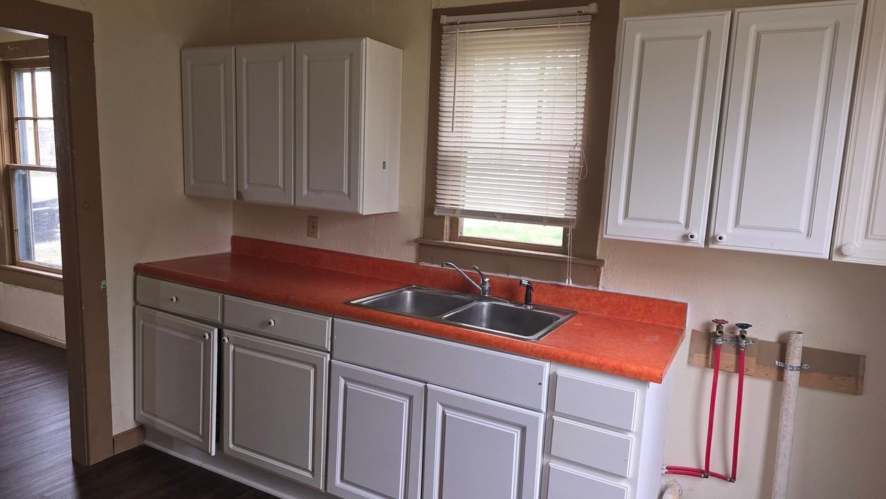 306 W Empire St - Photo 3 of 10