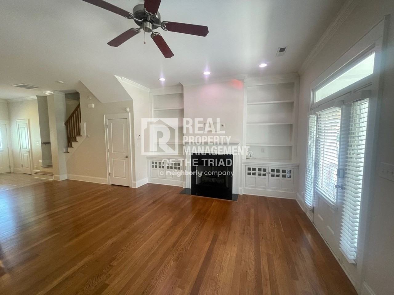 779 S Poplar St - Photo 3 of 15