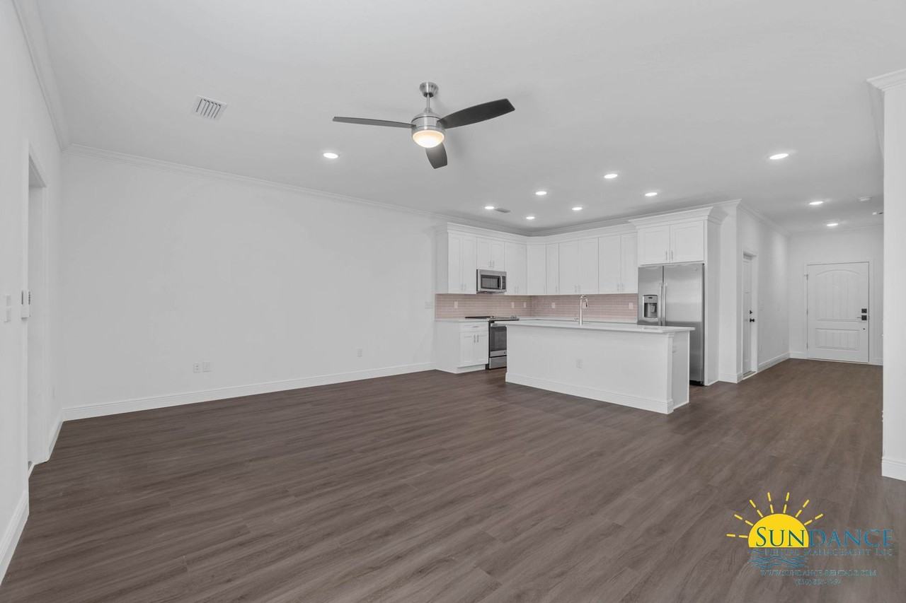 531 Hill Ln - Photo 3 of 30