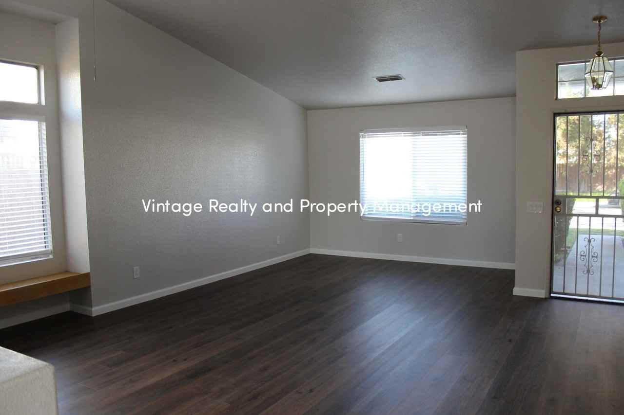 3375 Buttrick Ln - Photo 3 of 10