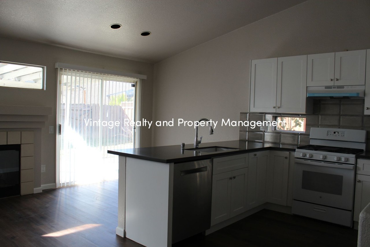 3375 Buttrick Ln - Photo 5 of 13