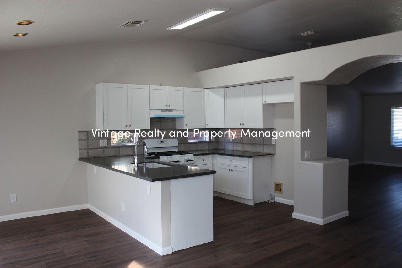 3375 Buttrick Ln - Photo 6 of 13