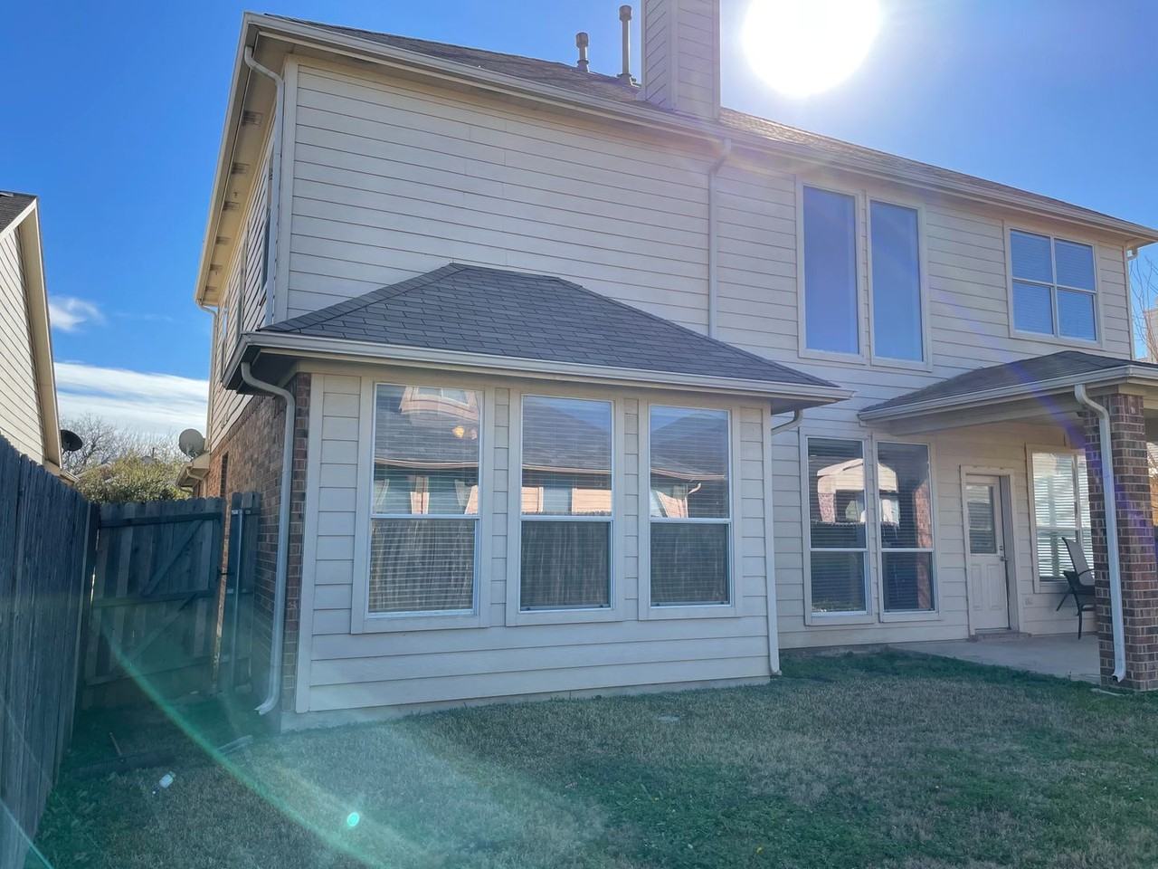 2445 Priscella Dr - Photo 3 of 31