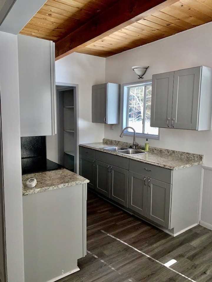 173 Mono St - Photo 3 of 11