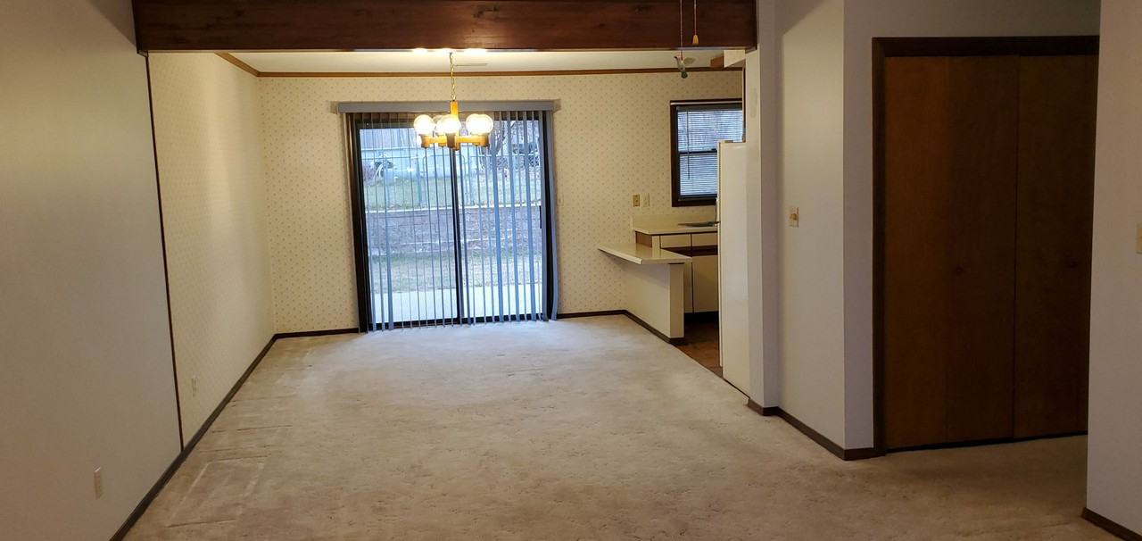 220 N Sunny Side Ct - Photo 3 of 22