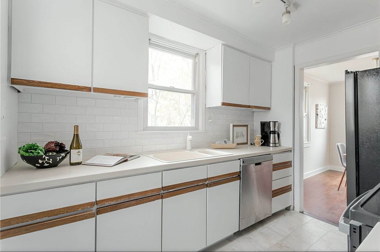 205 Lattimore Rd - Photo 2 of 15