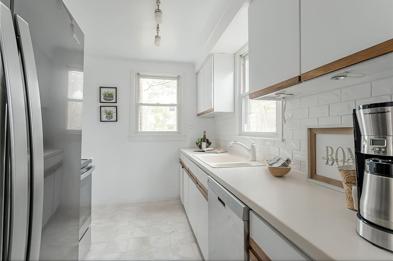 205 Lattimore Rd - Photo 3 of 15