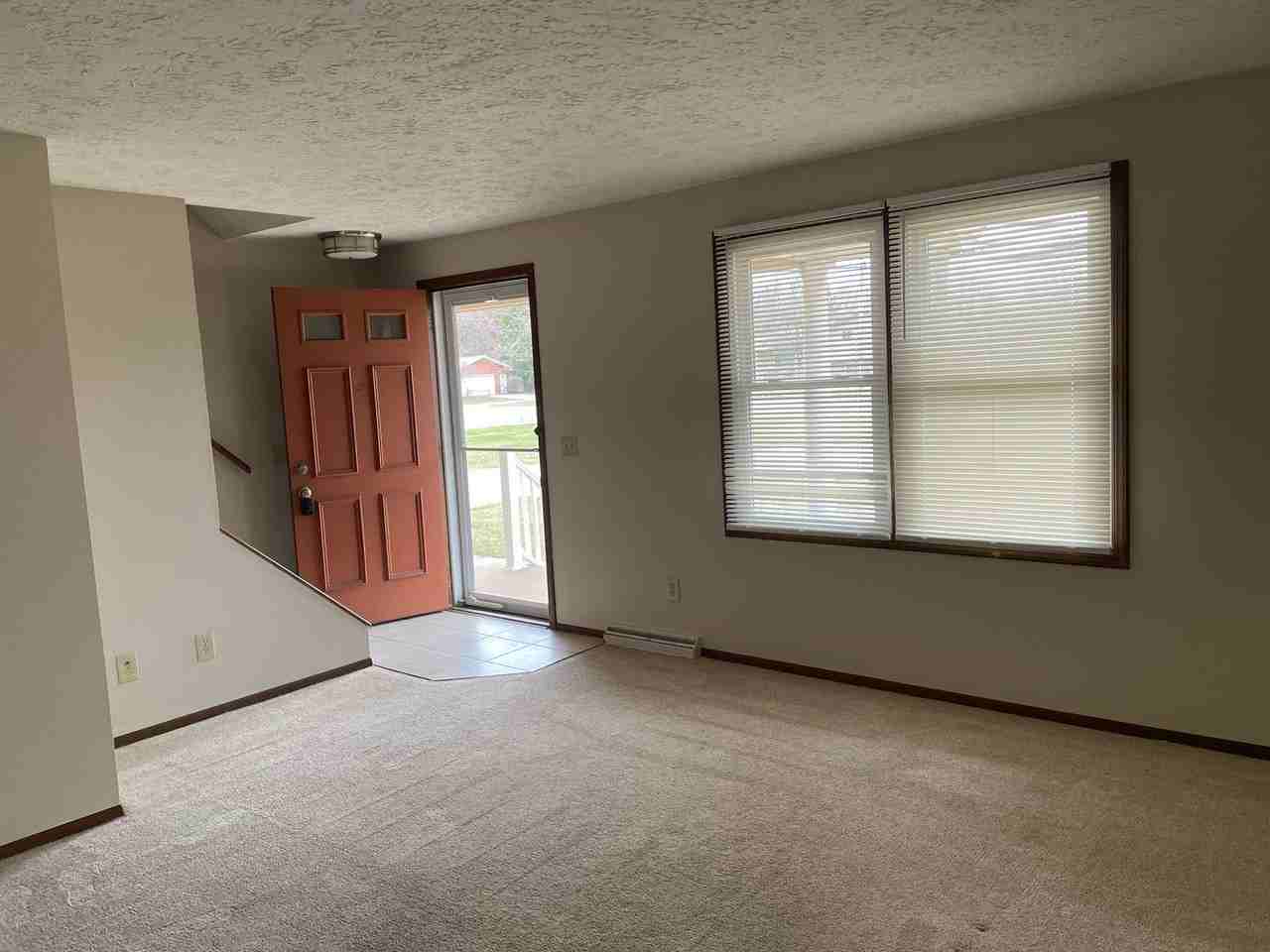 6404 6404 - 06 Portage Street NW - Photo 3 of 12