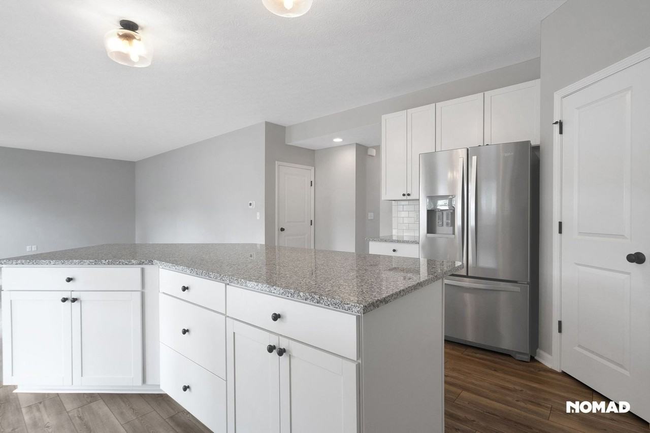 261 Minton Dr - Photo 4 of 32
