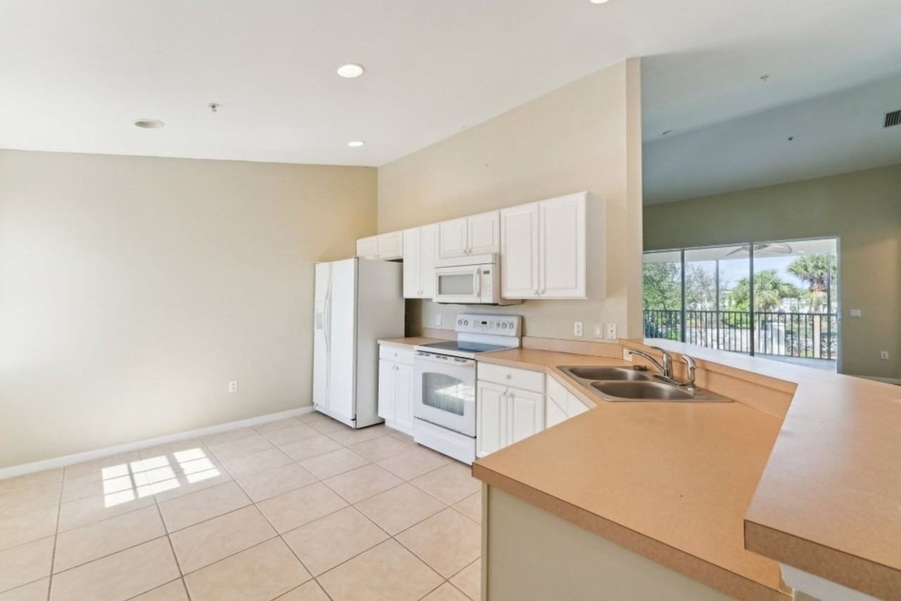 11640 Marino Ct - Photo 4 of 20