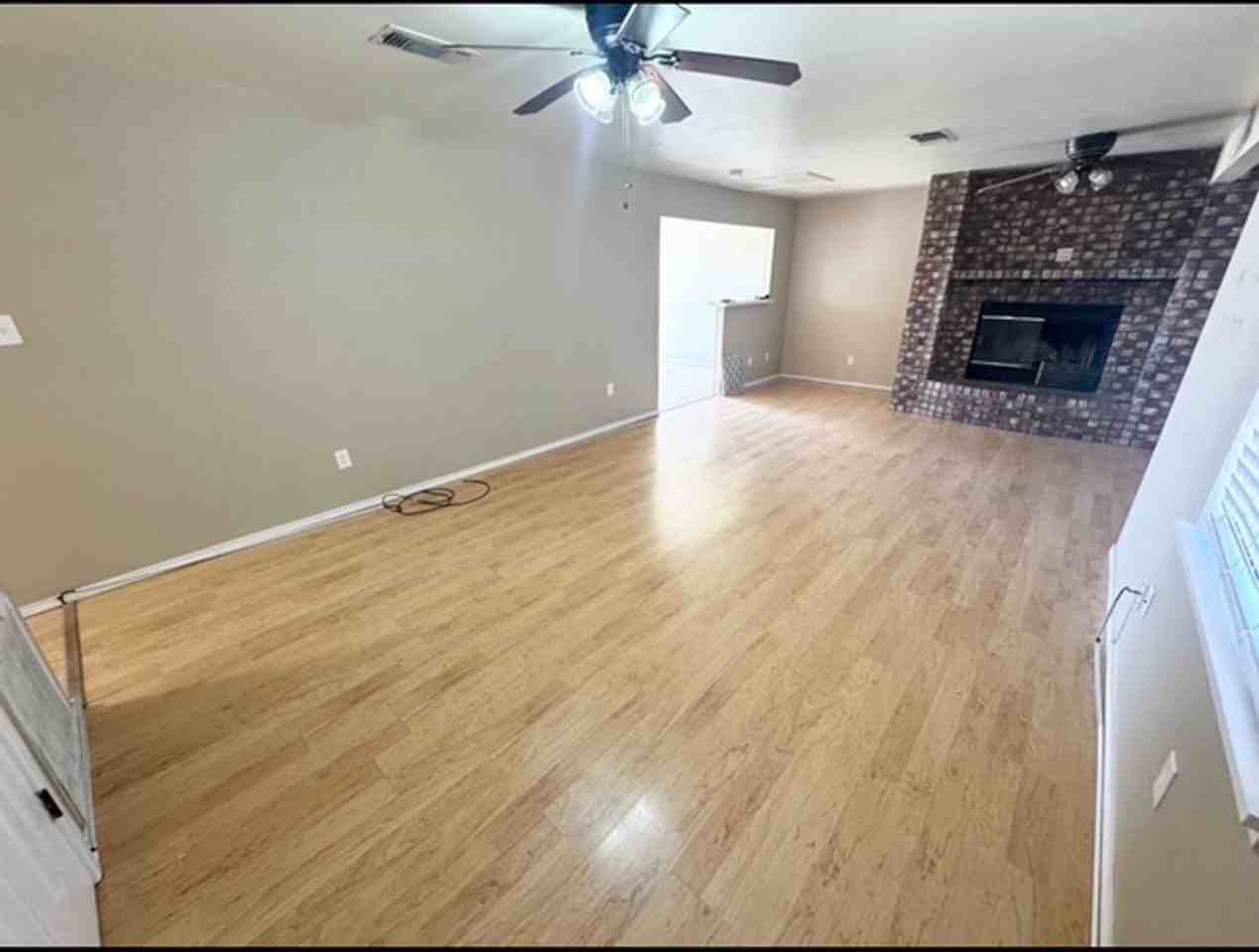 4705 Crockett Avenue - Photo 2 of 12