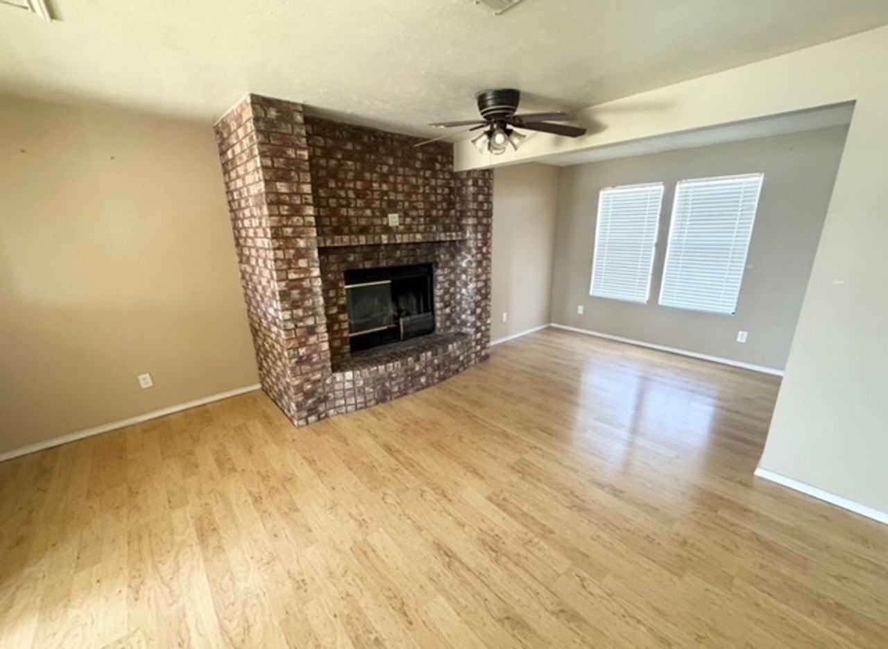 4705 Crockett Avenue - Photo 3 of 12