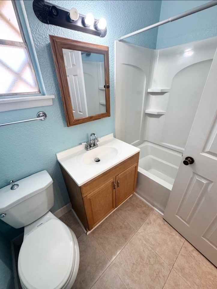 4705 Crockett Avenue - Photo 7 of 12