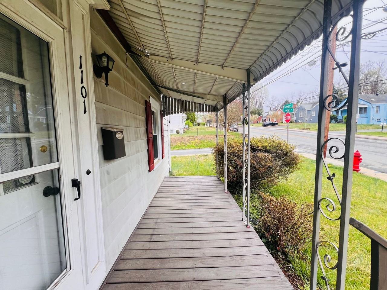 1101 Cherry Ave - Photo 5 of 36