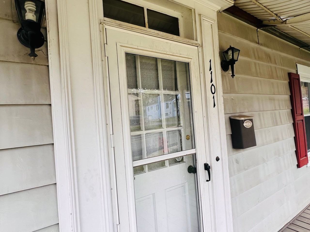 1101 Cherry Ave - Photo 6 of 36