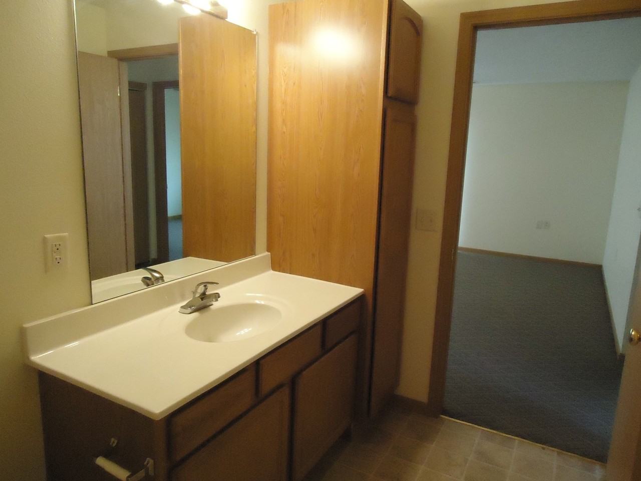 1080 East 20th Street - Photo 3 of 4