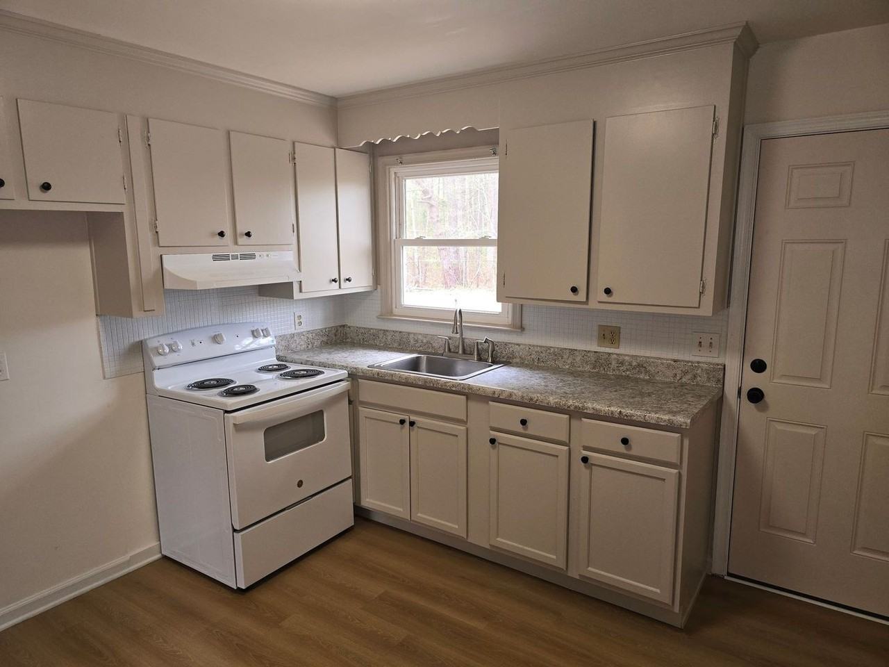 15717 S Crater Rd - Photo 4 of 22