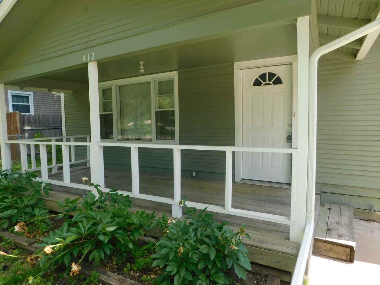 412 Race St - Photo 2 of 12