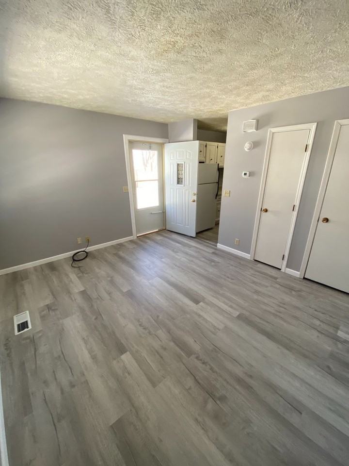 1317 Sylvan St - Photo 2 of 5