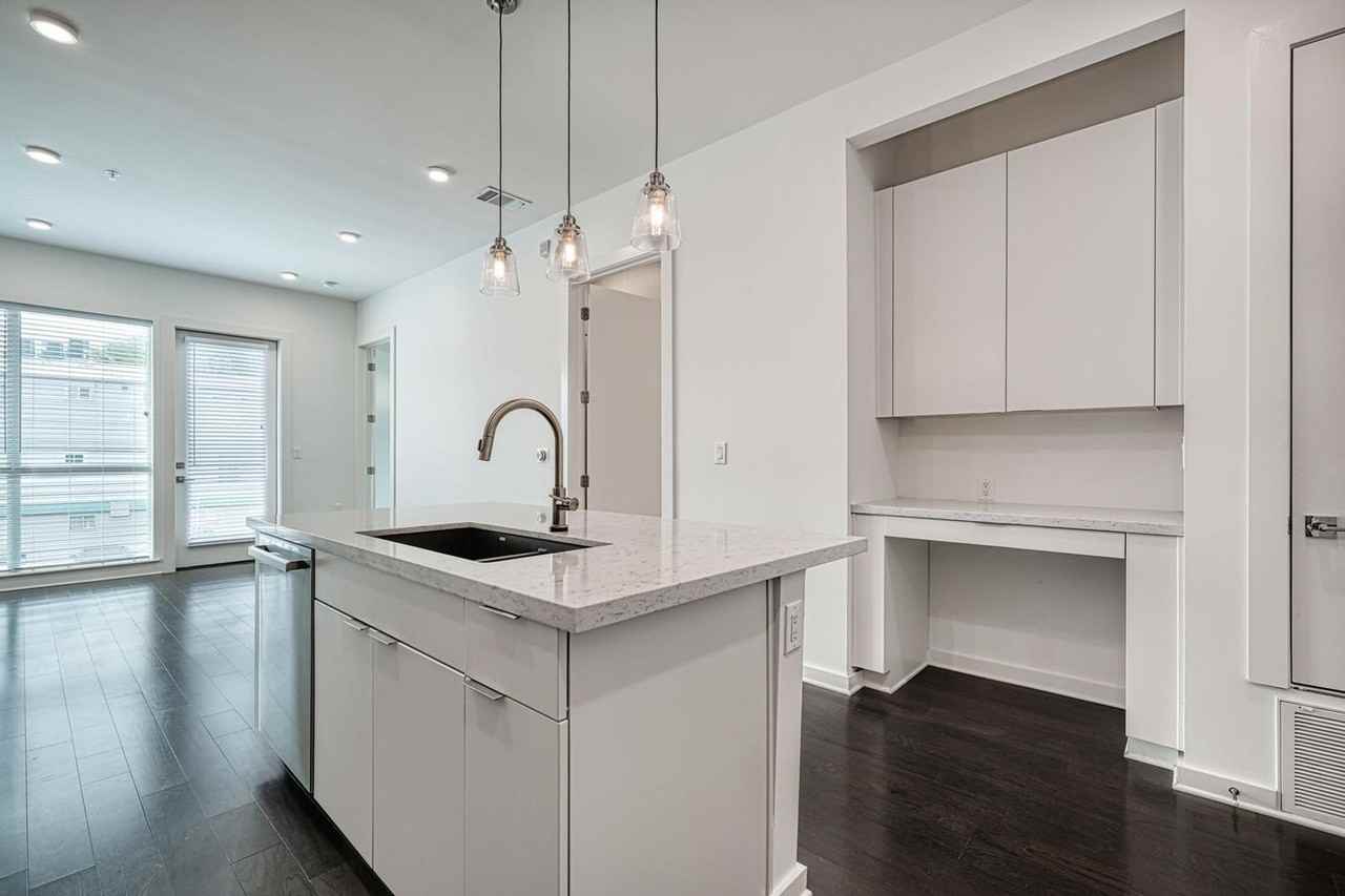 207 W Johanna St - Photo 7 of 19