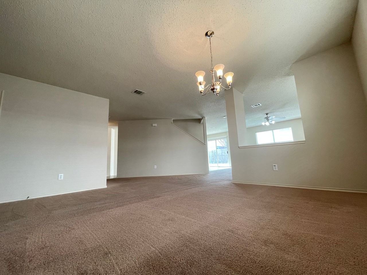 4932 Thorn Hollow Dr - Photo 7 of 44