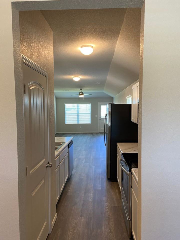 10413 Cypress Knee Dr - Photo 6 of 20