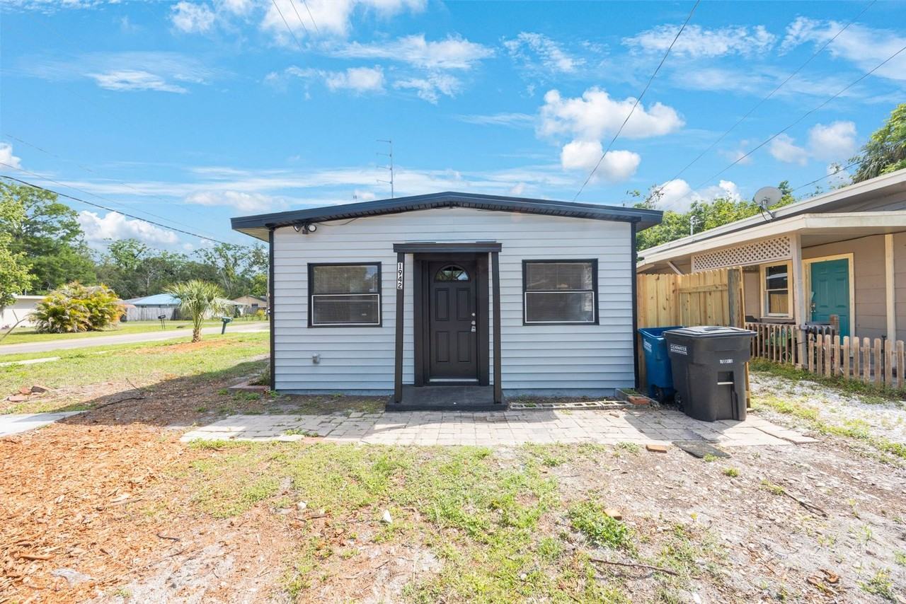 1942 N Betty Ln - Photo 2 of 29