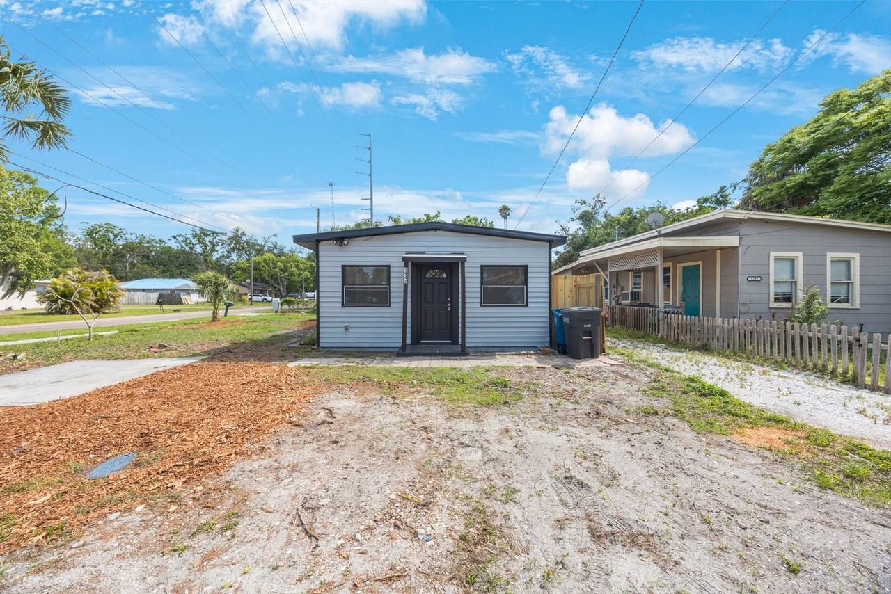 1942 N Betty Ln - Photo 4 of 29