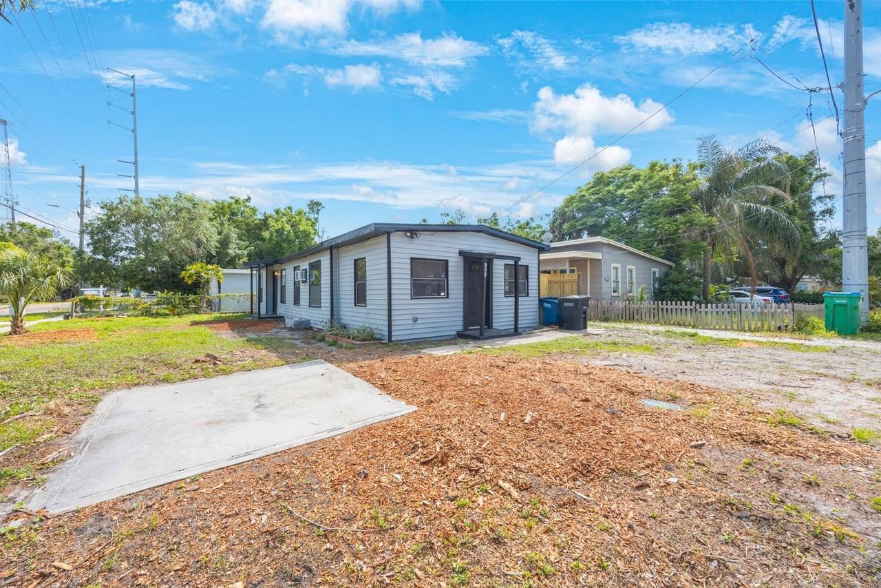 1942 N Betty Ln - Photo 5 of 29