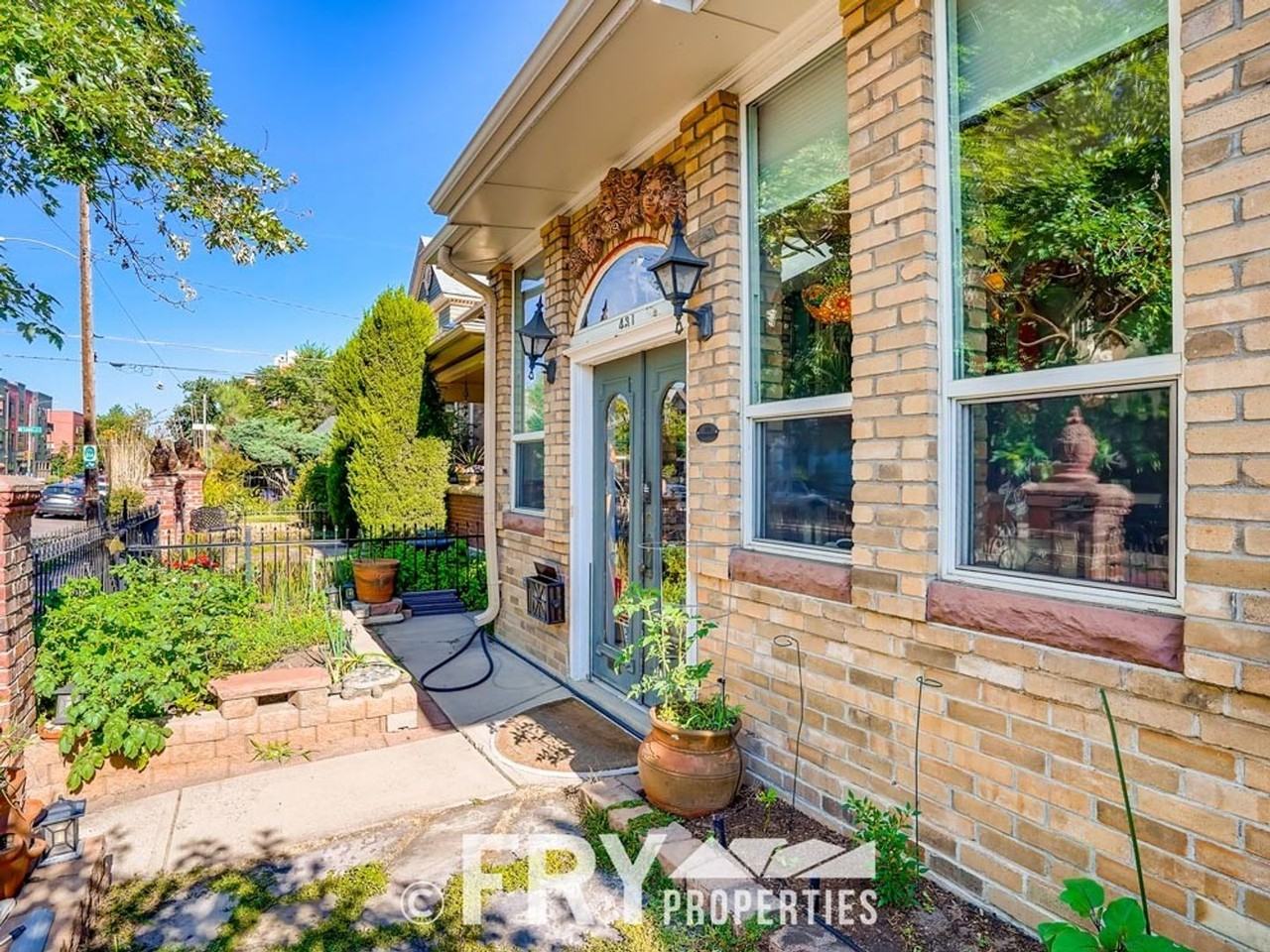 431 E 1st Ave - Photo 4 of 29