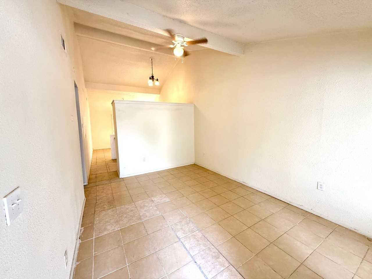 7237 Glen Bay - Photo 3 of 31