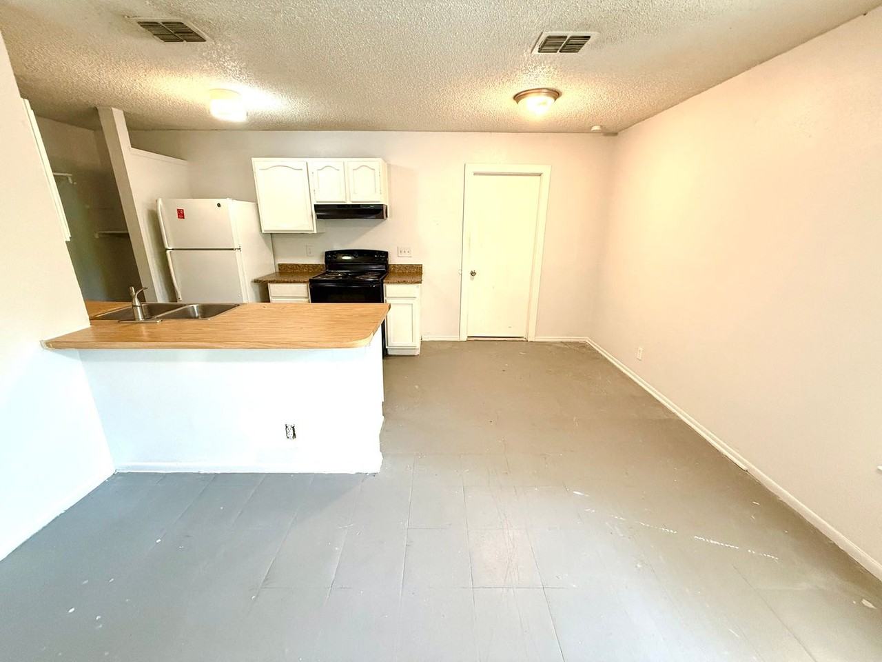 6921 Belforest - Photo 4 of 10