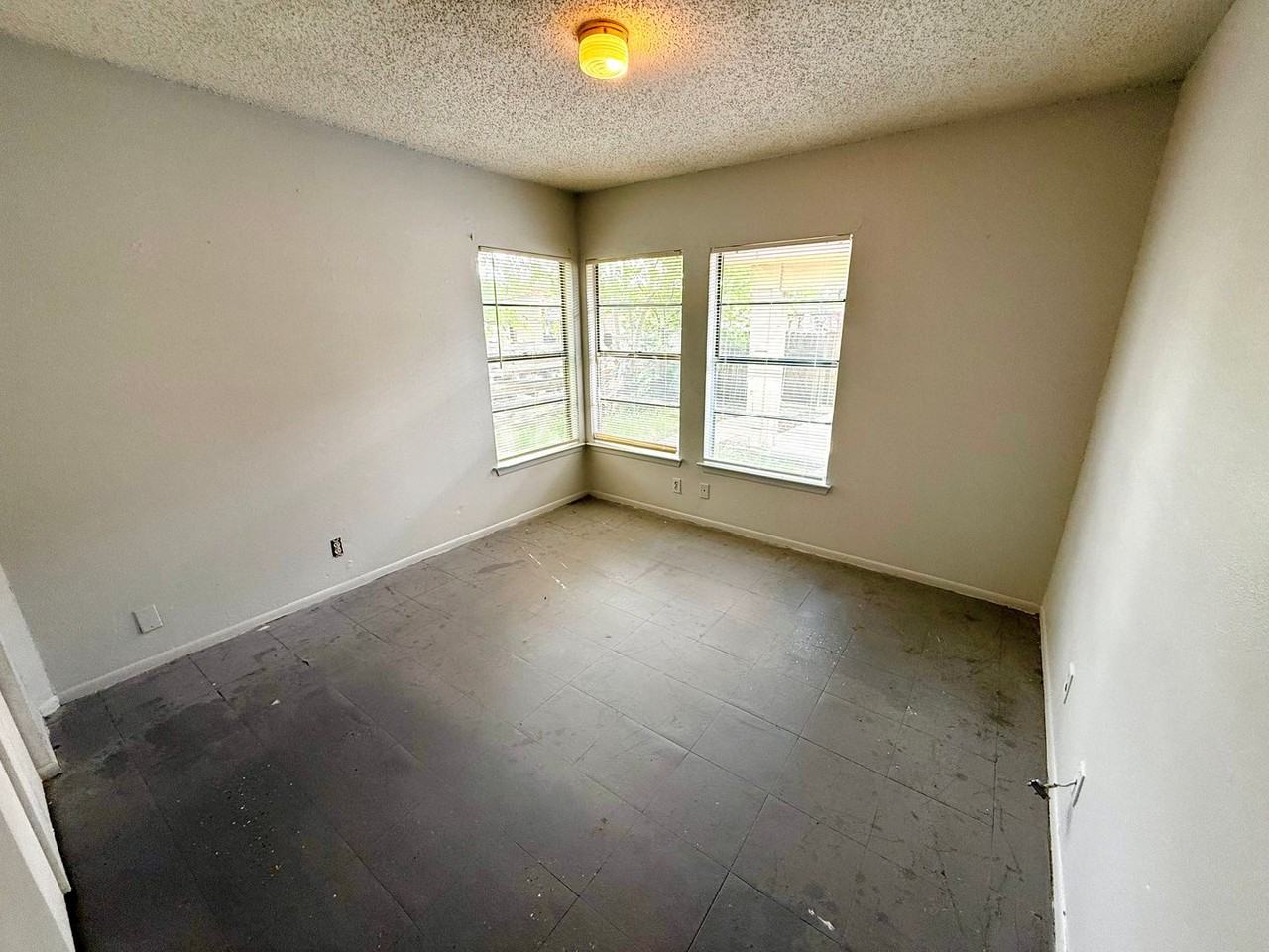 6921 Belforest - Photo 7 of 10