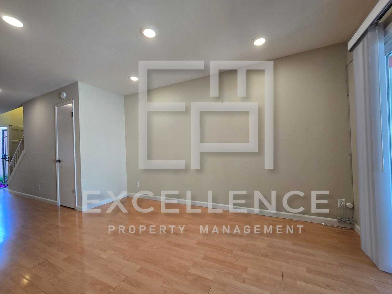 5086 Plaza Corona - Photo 4 of 16