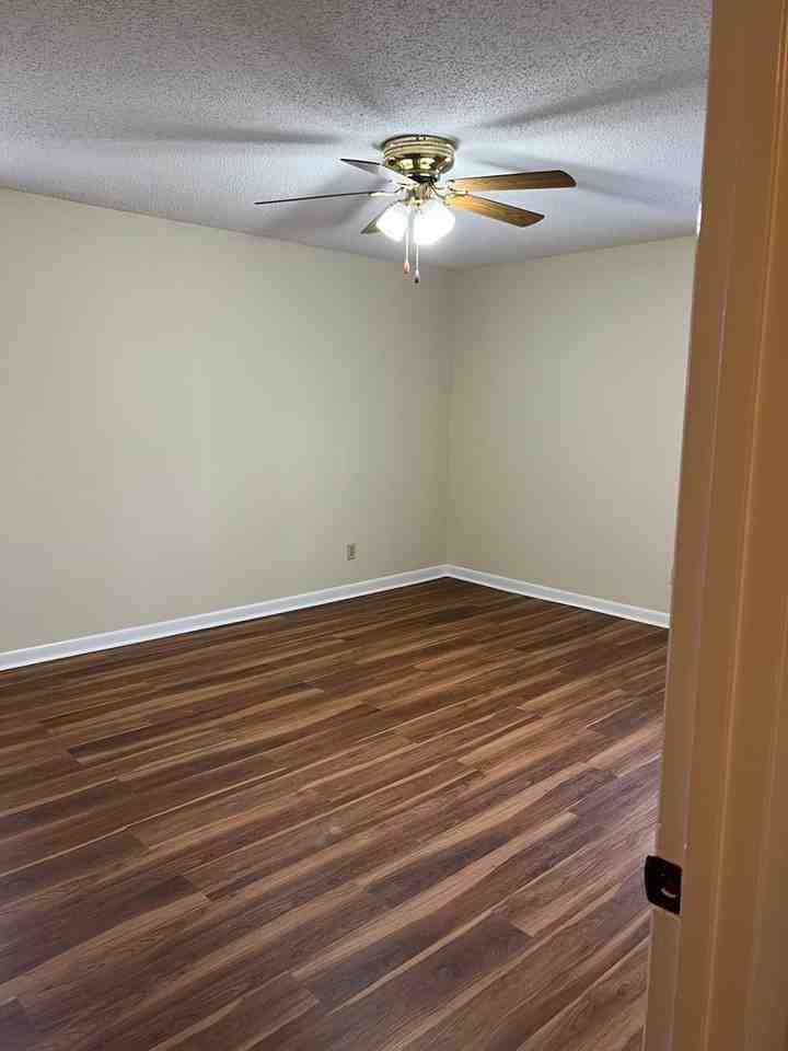 659 12th Way Ne - Photo 4 of 18