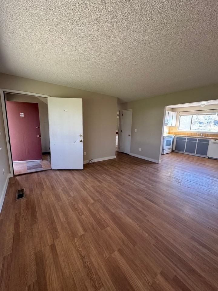 1800 Academy Ave - Photo 3 of 14