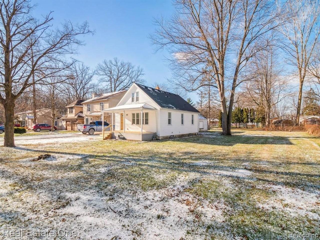25450 6th St - Photo 2 of 13