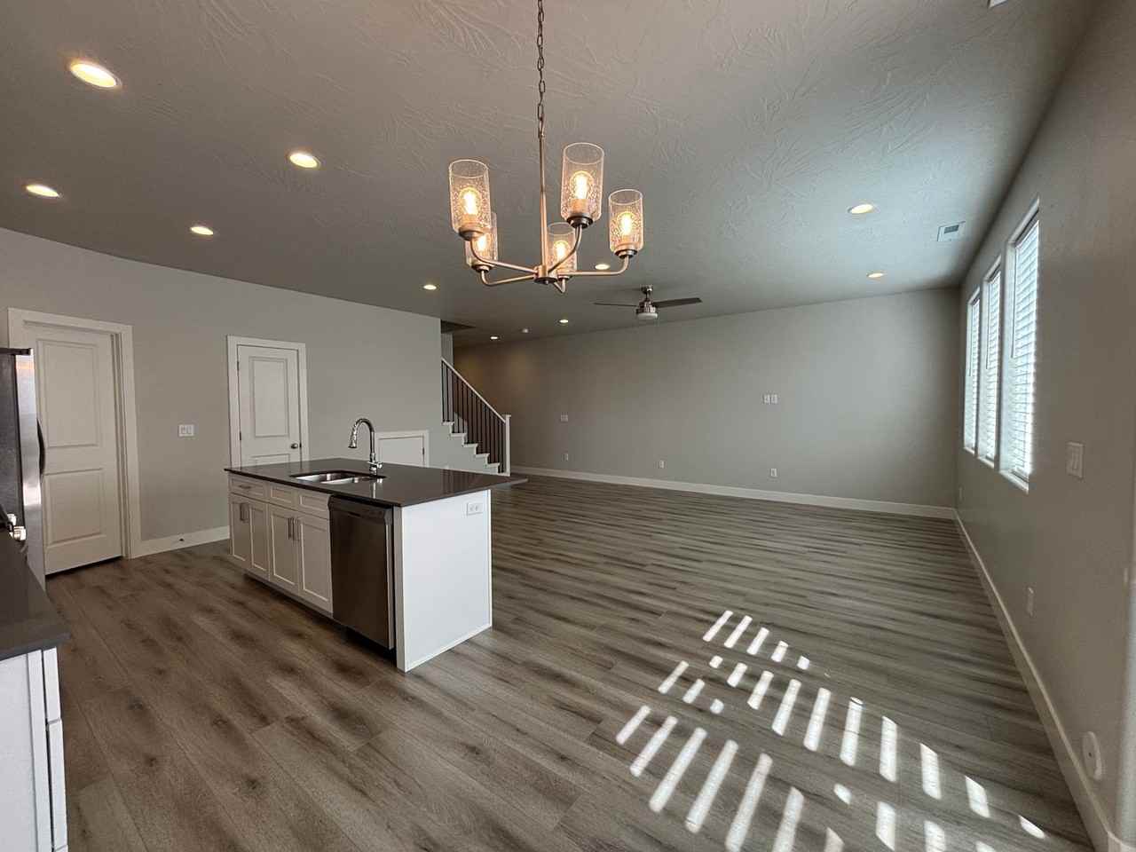 1061 S 4380 W - Photo 7 of 48