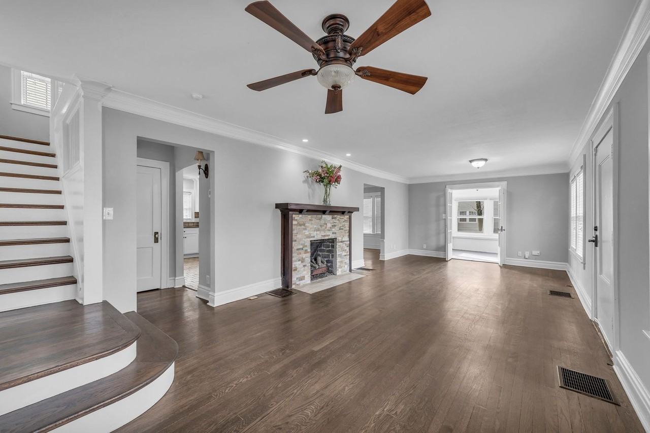 5545 Harrison St - Photo 2 of 27