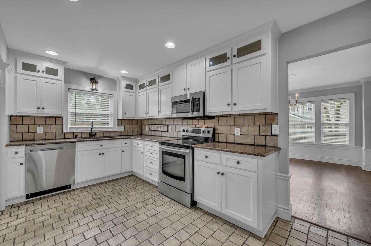 5545 Harrison St - Photo 6 of 27